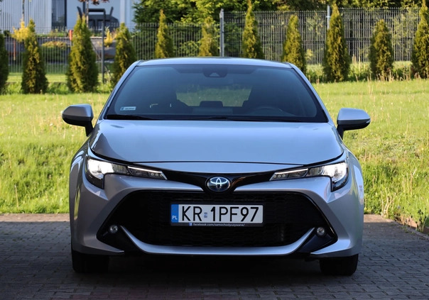 Toyota Corolla cena 79950 przebieg: 74400, rok produkcji 2019 z Rakoniewice małe 742